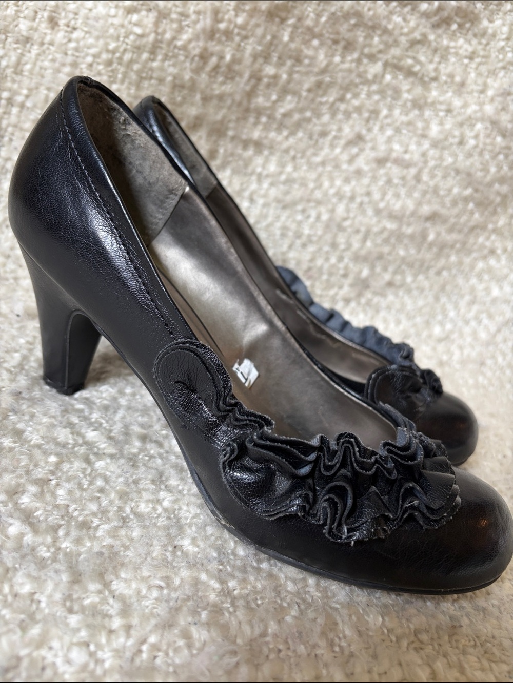 🖤 XHILARATION WOMENS SIZE 8 BLACK EMBELLISHED PUMPS